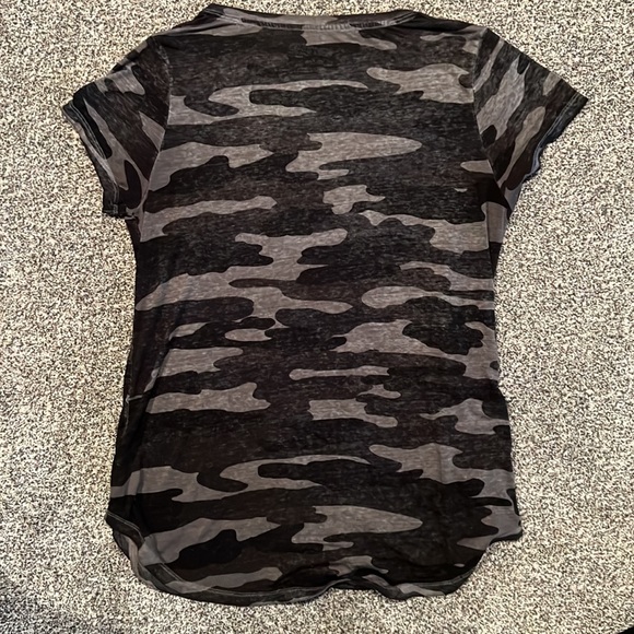 Lucky Brand Camo Tee - Picture 4 of 4